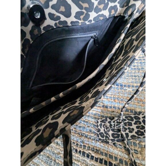 VTG Nine West Leopard Animal Print Bag With Flip Phone Holder Charm 11x13x3 Purs - Picture 10 of 11
